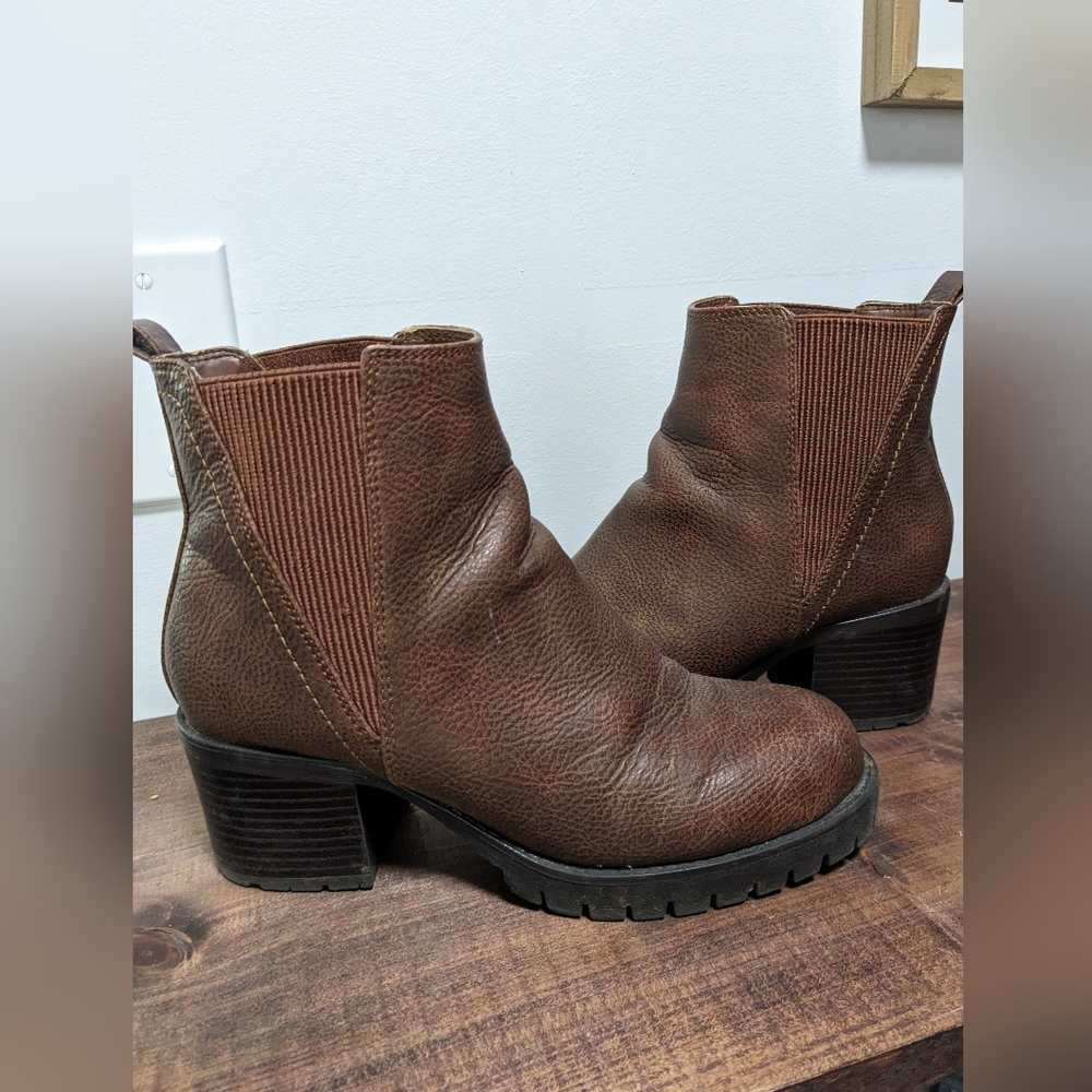 Brown Chelsea boots